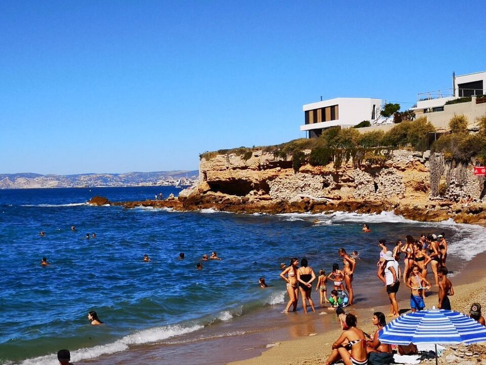 AU CABANON DE PAULETTE - Resto Apéro de Plage à Marseille