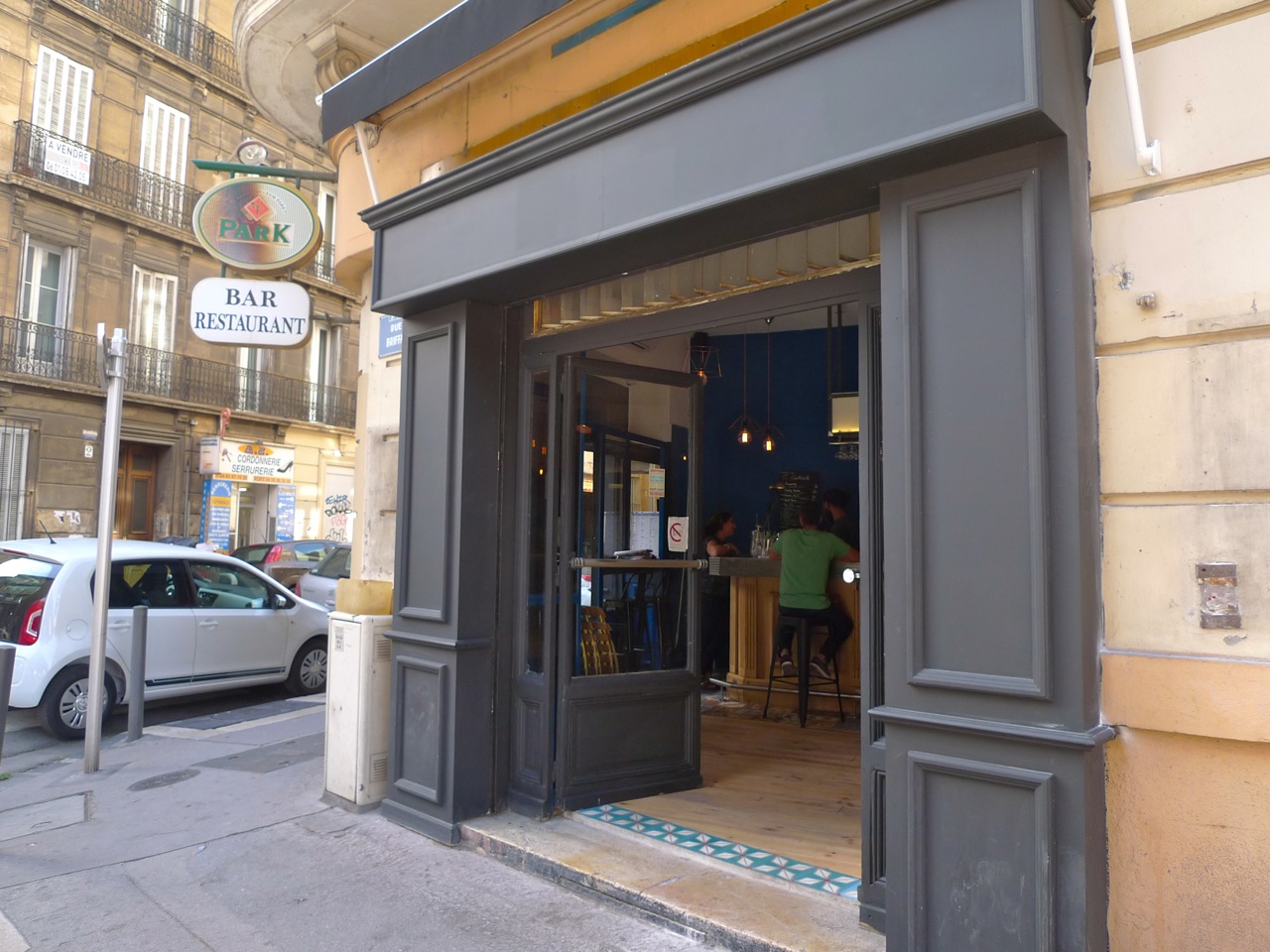 Le Parpaing qui flotte - Restaurant-Bistrot à Marseille